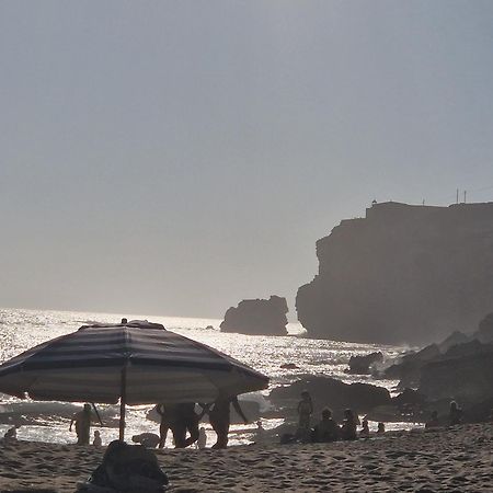 Marilaura'S Beach House Nazare Exterior photo