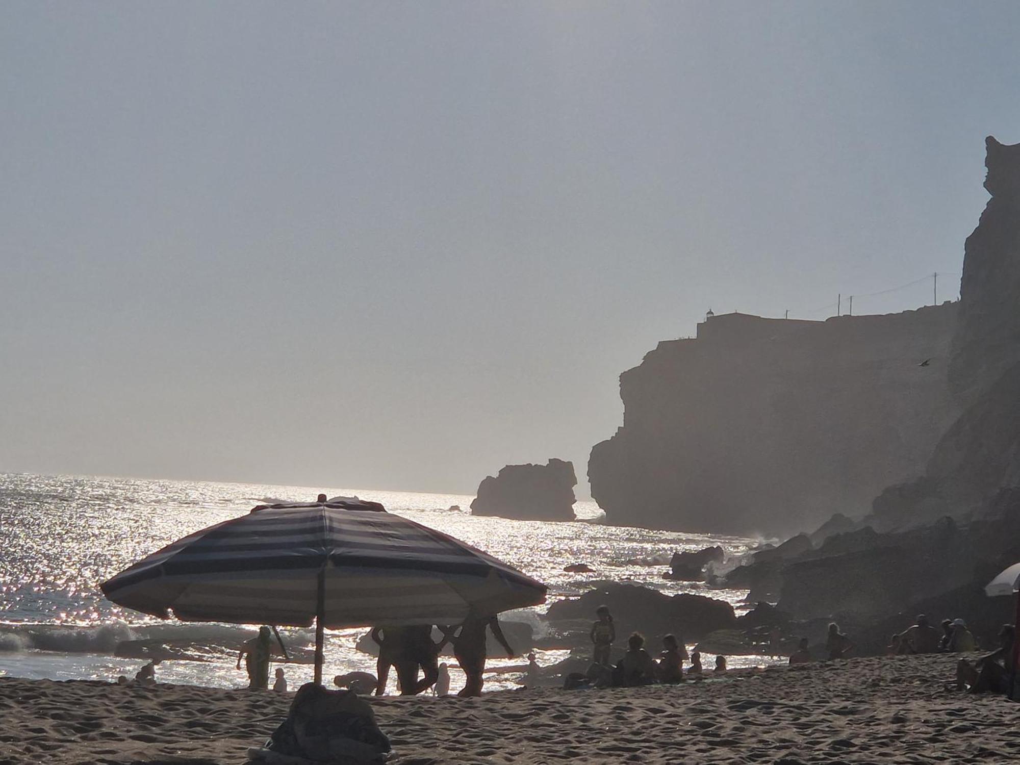 Marilaura'S Beach House Nazare Exterior photo