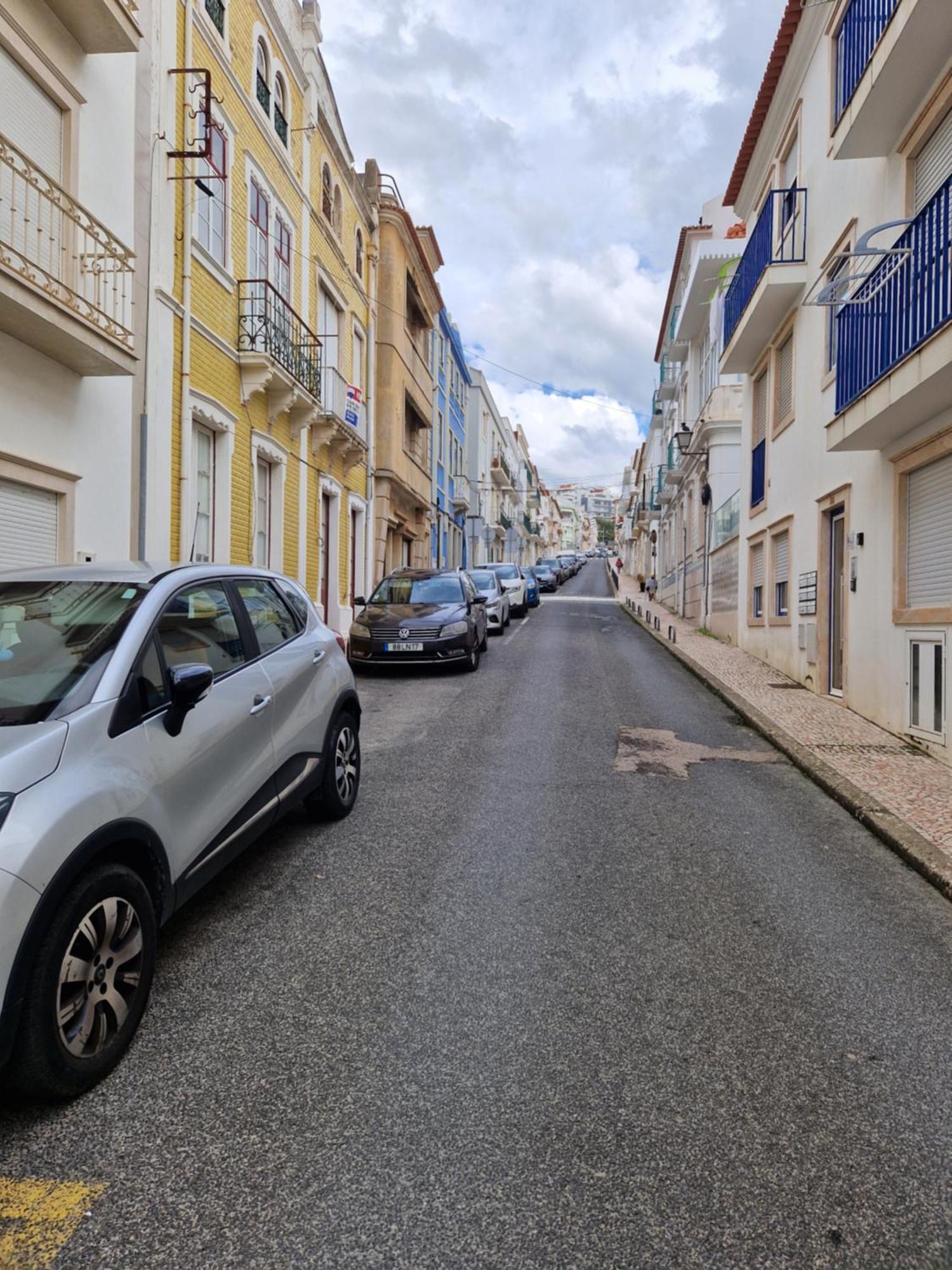 Marilaura'S Beach House Nazare Exterior photo