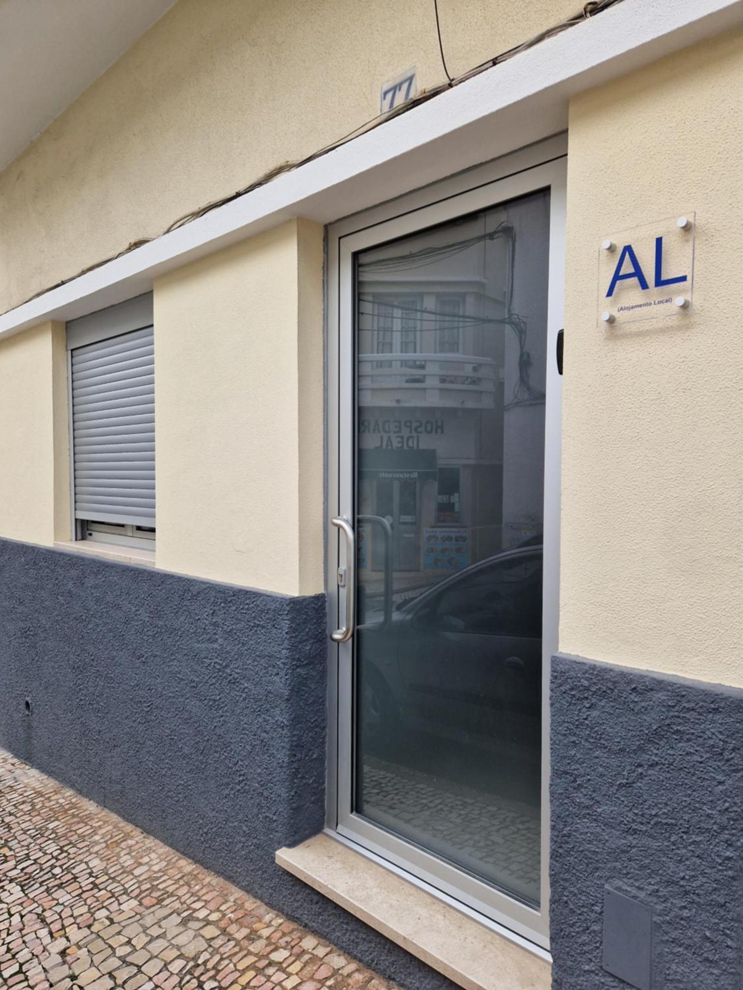 Marilaura'S Beach House Nazare Exterior photo
